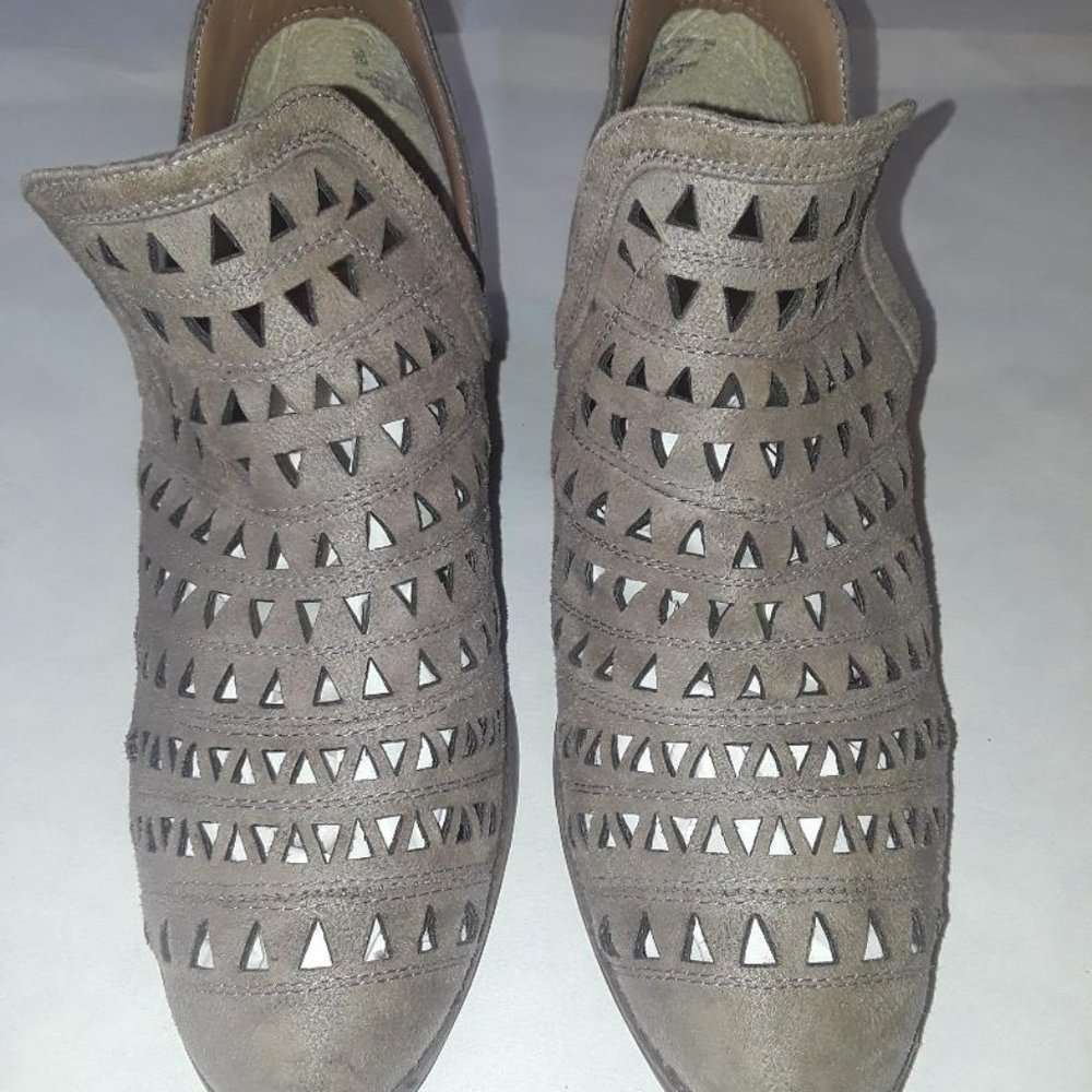 Fergaliscious by Fergie, Wrangle - size 7